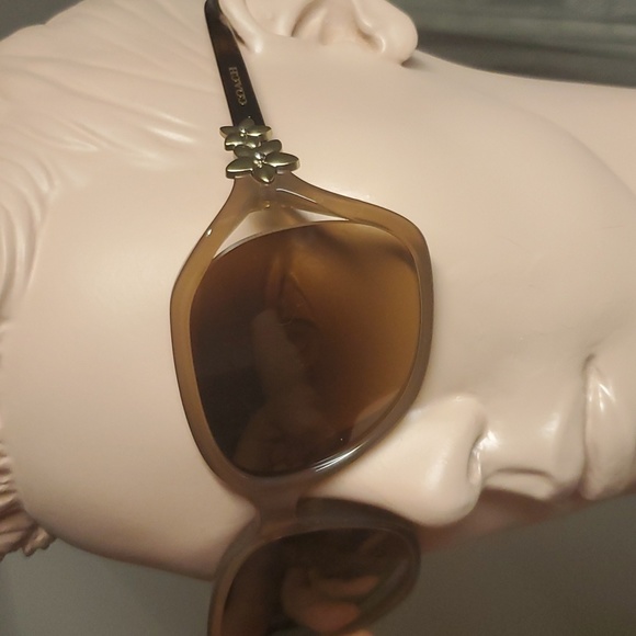 NEW Coach L1033 Integration Flower Sunglasses BLACK/ DARK GERY (4538) - Picture 4 of 12